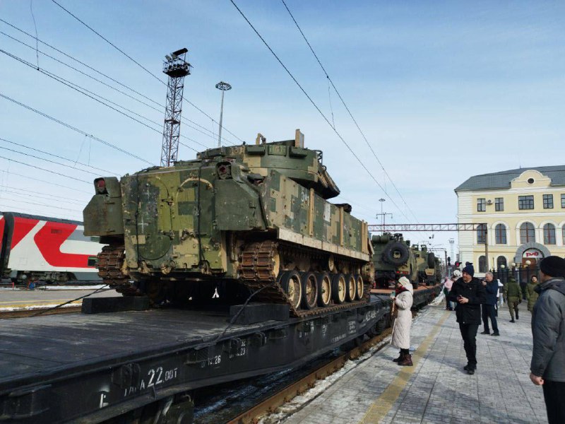 Ukořistěné bojové vozidlo pěchoty M2A2 Bradley americké výroby bylo spatřeno ve Voroněži.S...