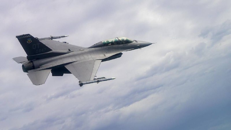 🐦‍⬛️🇷🇺🇺🇦🇩🇰 Ukrajina bude moci používat dánské stíhačky F-16 k úder...