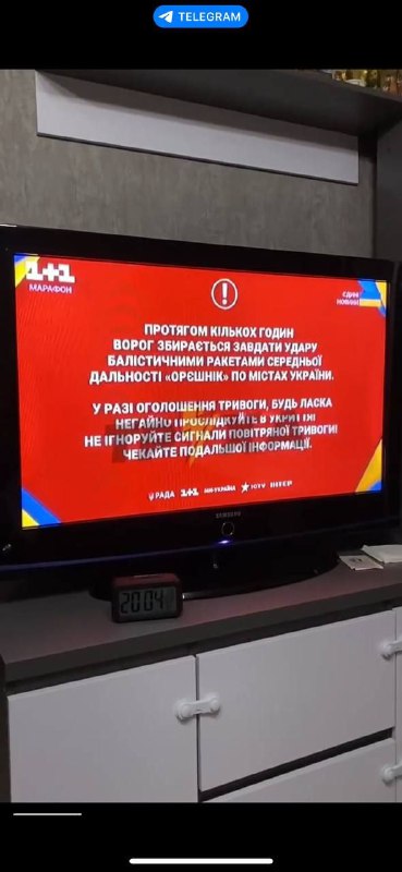 🇺🇦😱 Ukrajinská televize nyní.Někdo to hacknul a zveřejnil varování před stávkou Ore...
