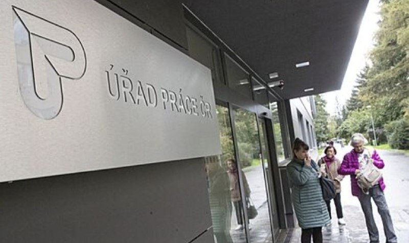 🇨🇿Ukrajinští uprchlíci v Česku: Každý druhý už má práci, většina chce zůstat.Mini...