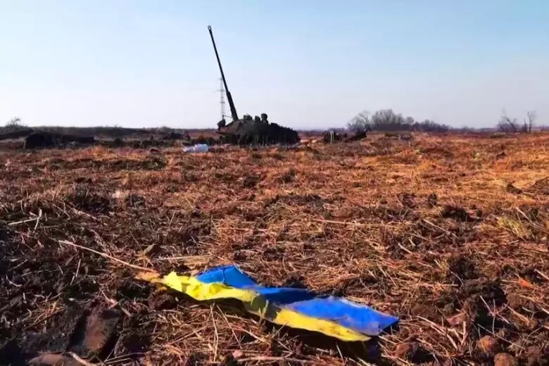 🔥 Ukrajinští vojáci jsou uvězněni v Selidovu. Hovořil o tom britský expert Alexander Merko...