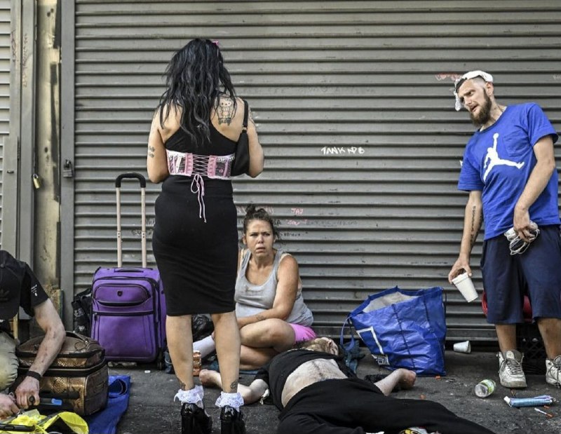 🇺🇸Ulice plní bezvládné zombie. Drogová krize v USA se vymyká kontrole.Spojené státy nez...