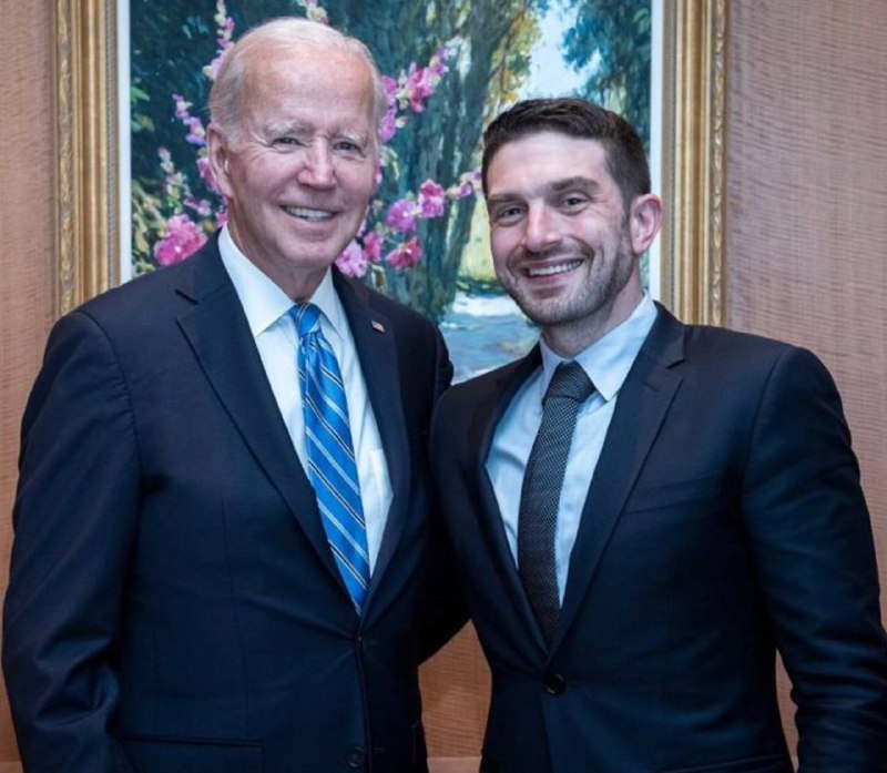 🇺🇸 USA - Před pár týdny George Soros oficiálně předal vedení svých společností synov...