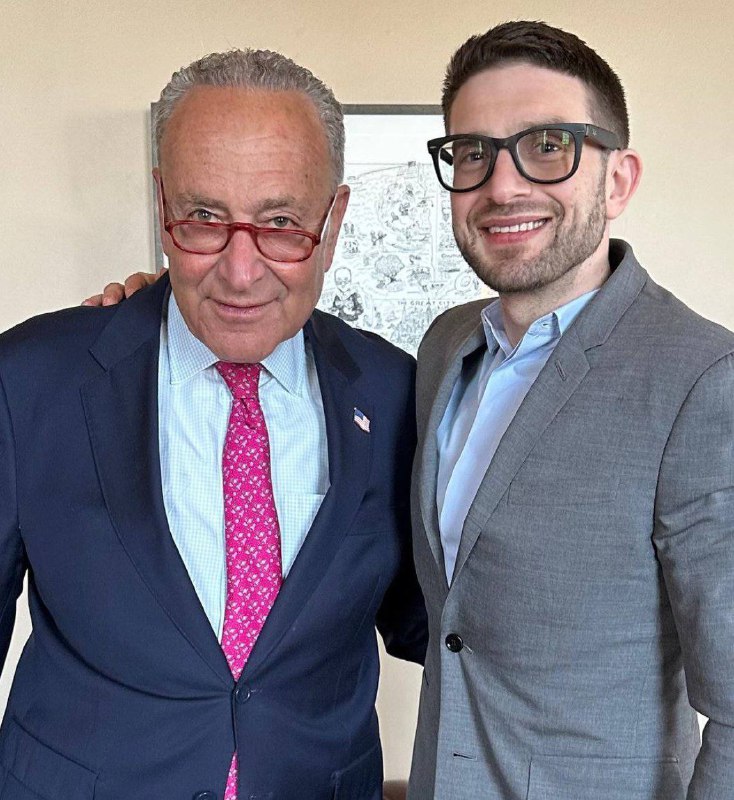 🇺🇸 USA - Před pár týdny George Soros oficiálně předal vedení svých společností synov...