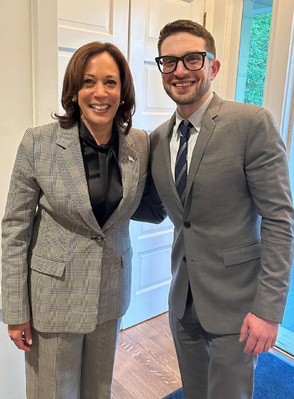 🇺🇸 USA - Před pár týdny George Soros oficiálně předal vedení svých společností synov...