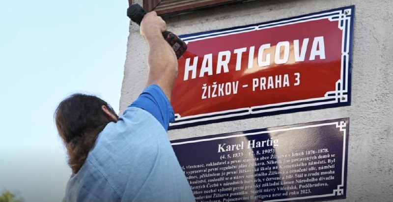 🇨🇿Už ne Koněvova, ale Hartigova. V Praze mění cedule s nápisy v nově přejmenované ulic...