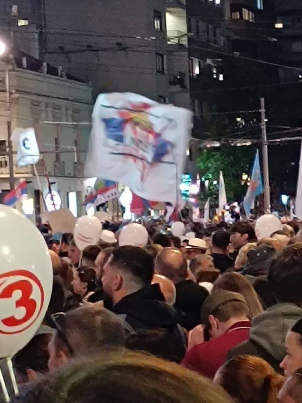 🇷🇸 V Bělehradu na náměstí Slavia se konal masivní protestní mítink. Je to poslední pro... 🇷🇸 V Bělehradu na náměstí Slavia se konal masivní protestní mítink. Je to poslední pro...