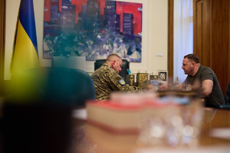 V kanceláři vrchního velitele ozbrojených sil Ukrajiny Valerije Zalužného byl objeven odposlec...