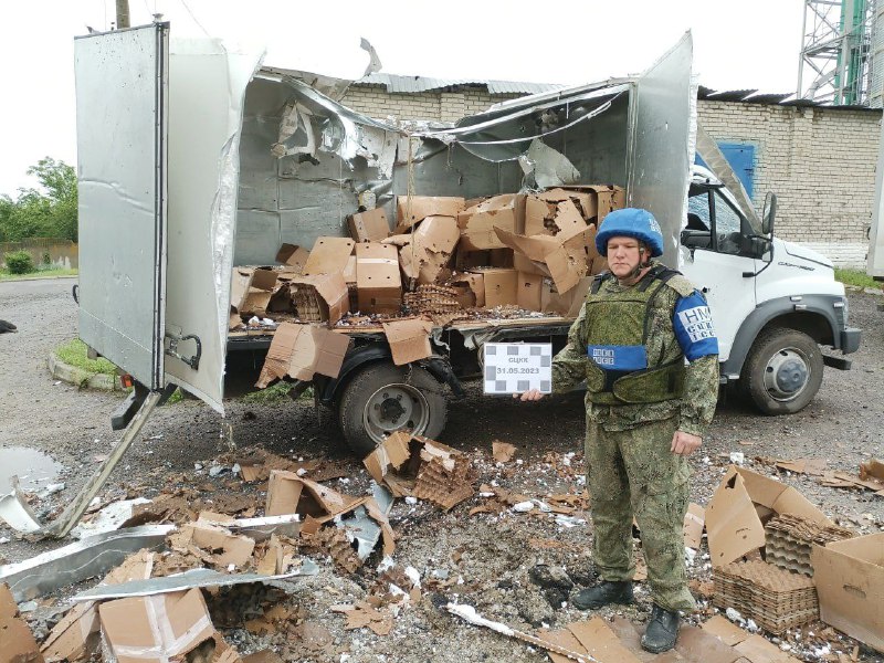 V noci vypálily ukrajinské formace nejméně čtyři rakety z HIMARS MLRS na vesnici Karpaty v Lug...