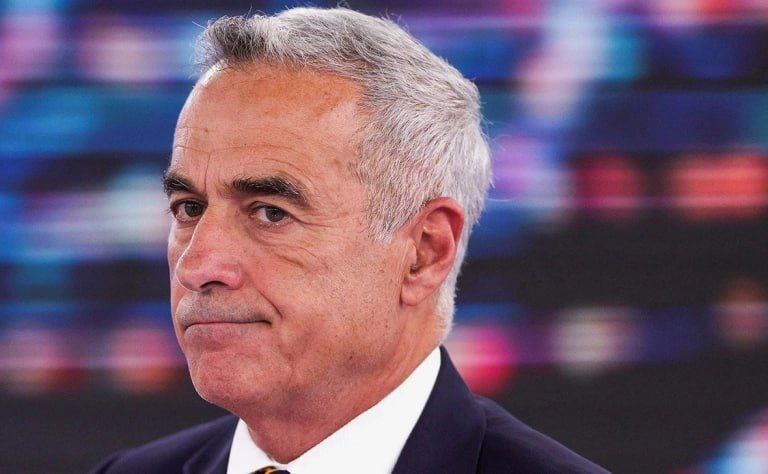 🇷🇴V Rumunsku začaly prezidentské volby, Georgescu vynechánV Rumunsku se otevřely volební ...