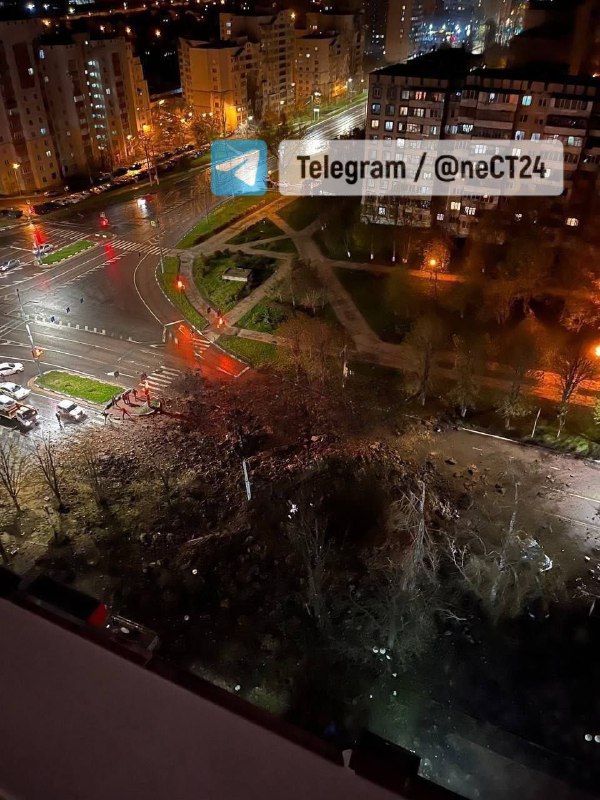 ⚡️V ruském Bělgorodu zahřměl výbuch, na křižovatce ulic Vatutina a Gubkina vznikl velký ...