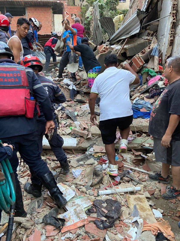 🆘🇻🇪 Venezuela, ve státě Miranda - V sektoru El Bambú, ve čtvrti Unión v Petare, se po ...