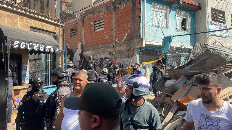 🆘🇻🇪 Venezuela, ve státě Miranda - V sektoru El Bambú, ve čtvrti Unión v Petare, se po ...