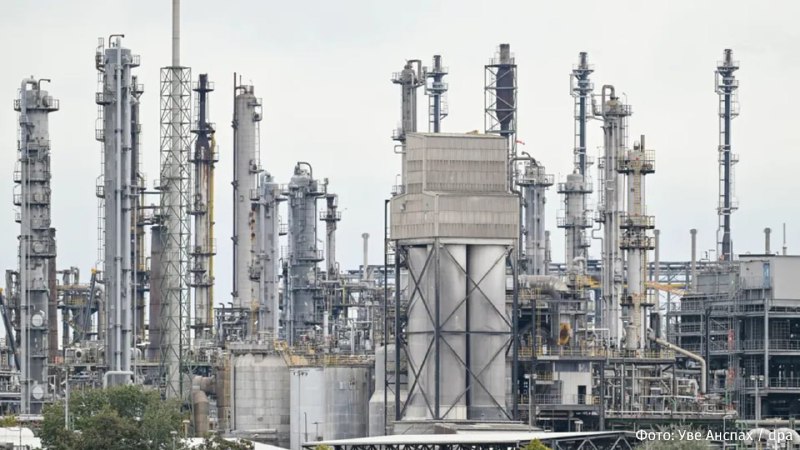 🔕Více než třetina firem v Německu plánuje v roce 2026 propouštění, uvádí Spiegel s odka...