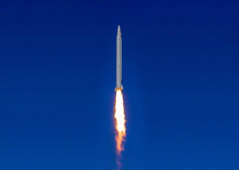 Video cvičných odpalů balistických raket středního doletu íránským IRGC ACS během úderu n...