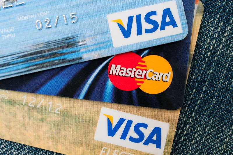 Visa a Mastercard se brzy vrátí do Ruska a nabídnou své službyPředseda výboru Státní dumy p...
