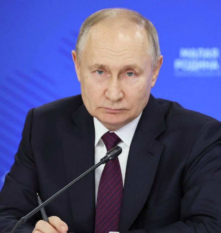 Vladimir Putin podepsal dekret o milosti 52 odsouzeným ženám „V první řadě jsou milosti udě...