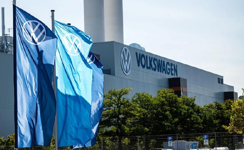 🔥 Volkswagen plánuje poprvé za 87 let své historie zavřít továrny v Německu. Podle generá...