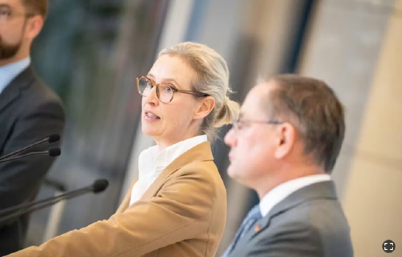 🟦🇺🇸 VŮDCI AFD SE DISTANCOVALI OD TRUMPA – „METODY DIVOKÉHO ZÁPADU“ VE VENEZUELĚ A...