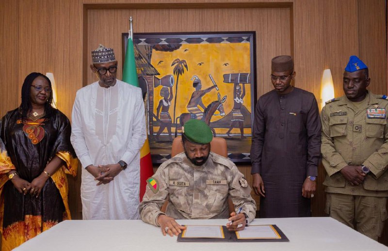 Vůdci Mali, Burkiny Faso a Nigeru podepsali dohodu o vytvoření vojenské aliance k zajištění b...
