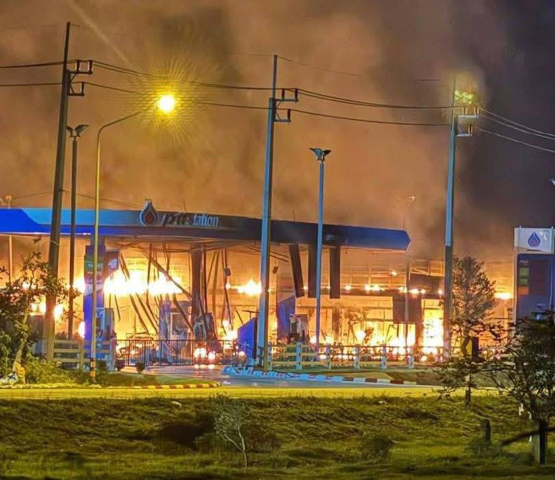 📝Výbuchy v Thajsku📝V jižních provinciích opět páchají násilí ozbrojenciTéměř hned ...