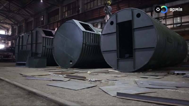 Výroba a hloubení ukrajinských kovových podzemních krytů pro personál, které se nyní hromad...