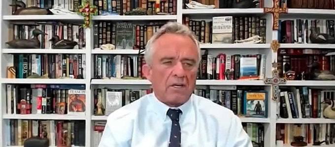 YouTube už cenzuruje videa prezidentského kandidáta Roberta Kennedyho...