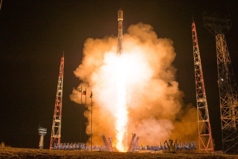 Z kosmodromu Pleseck úspěšně odstartovala nosná raketa Sojuz 2.1b s vojenskou kosmickou lodí n...