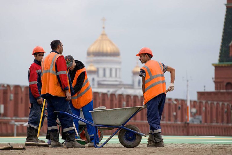 Z Ruska chtějí vyhnat migranty, kteří nepracují podle své profese Ministerstvo práce Ruské f...