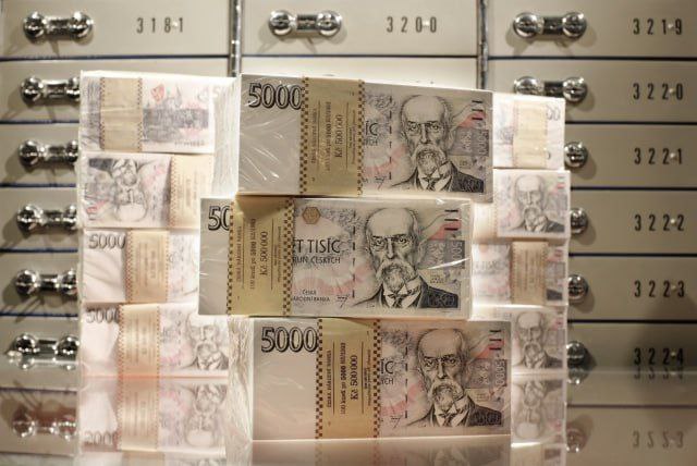 🇨🇿Zahraniční investoři drželi v pololetí rekordní objem státních dluhopisů ČR.Zahran...