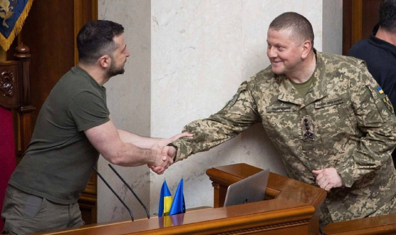 Zelenskyj diskutuje o vojenských otázkách obcházení Zalužného, ​​tvrdí ukrajinská médi...
