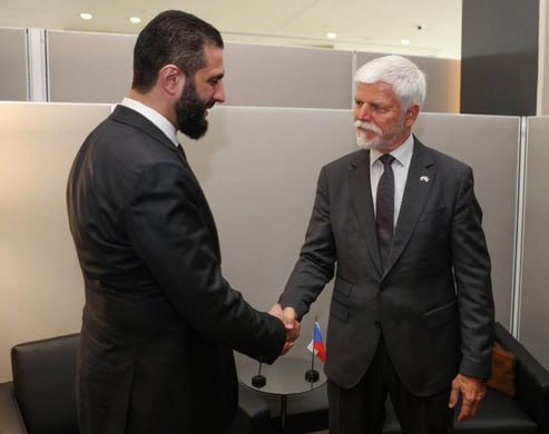 ❗️ ZNEPOKOJUJÍCÍ VIDEOZÁZNAM:Kurdské síly SDF (spojenci USA) hlásí stínání hlav.Šéf ...