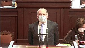 Václav Klaus -  Bojujme s koronavirem jako republika a neschovávejme se za sociální stát  24.3.2020